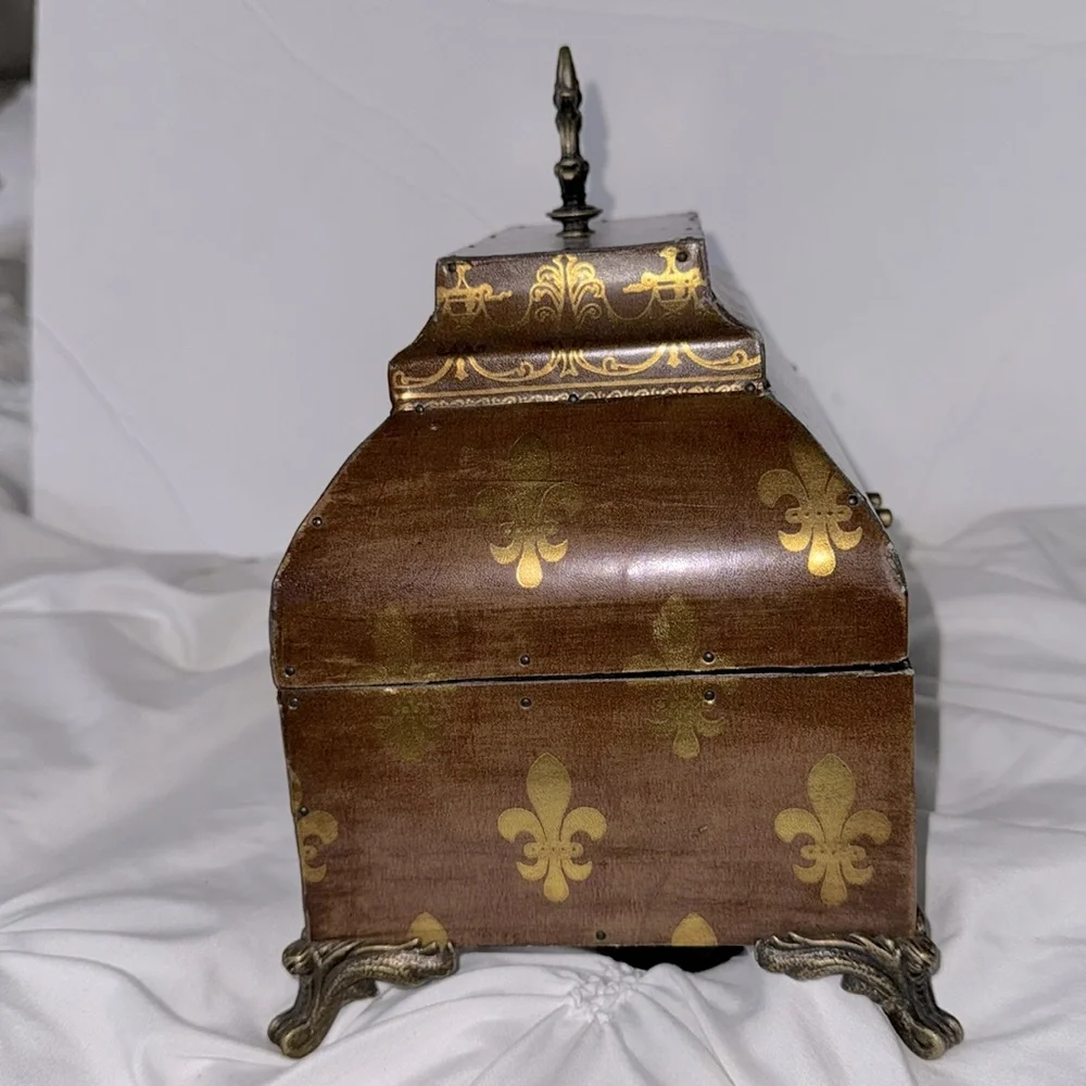 Vintage Fleur De Lis Broach Box Jewelry Casket Storage Box French Louis Rococo